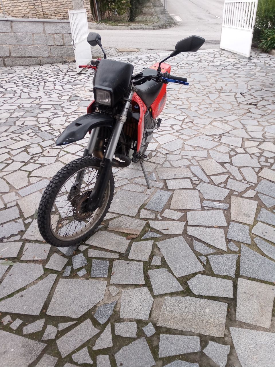 Aprilia RX 50 em bom estado