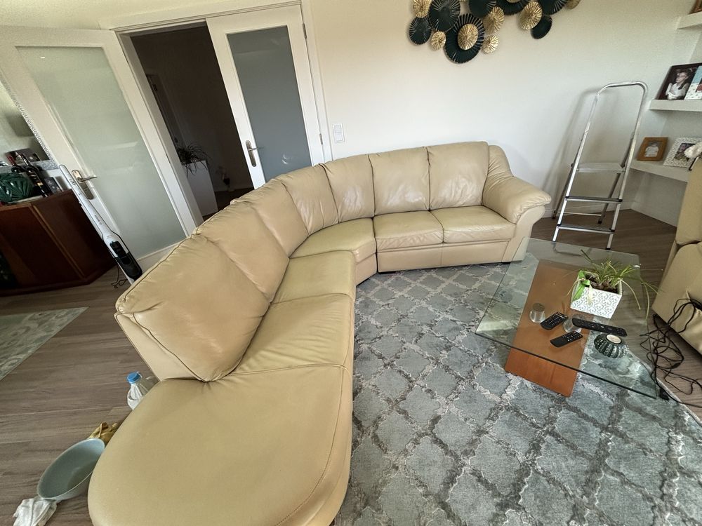 Sofa de pele beje