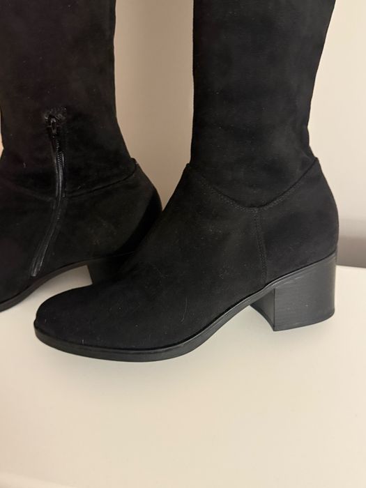 Kozaki Ryłko z elastyczną cholewką  r. 37 jak nowe!