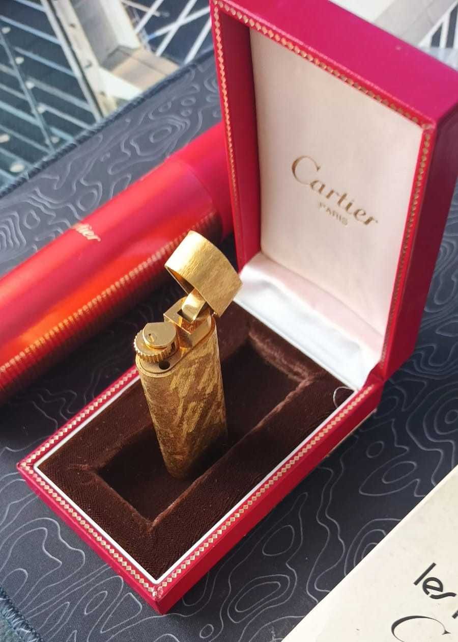 Isqueiro Cartier vintage folheado a ouro 18k