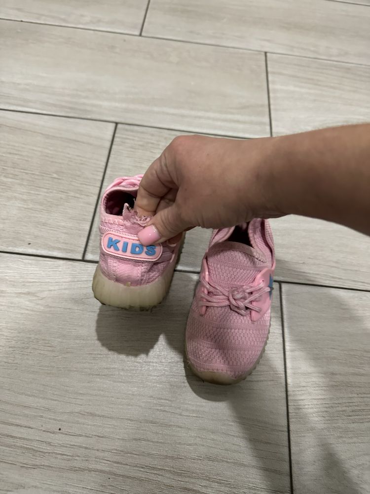 Дівчачі рожеві кросівки 16,5 см по устилці