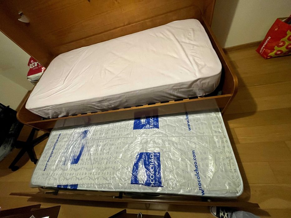 Beliche de madeira maciça