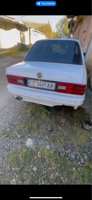 В продажі BMW E30