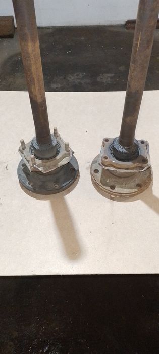 Полуосі заднього моста Міцубісі Л200  96-06 років