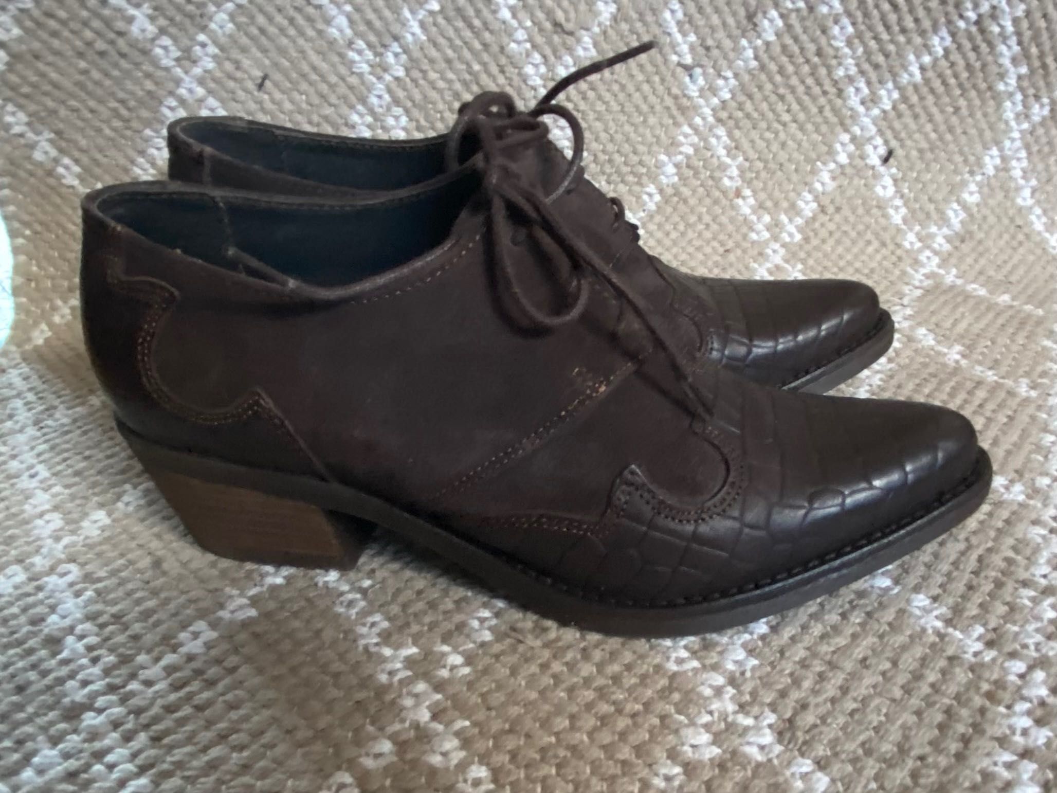 Oryginalne zgrabne buty na niskim obcasie kowbojki - 100% skóra