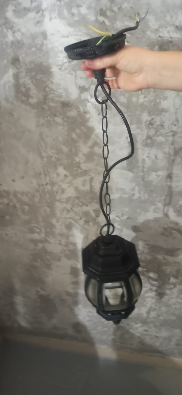 Lampy zewnętrzne ogrodowe wiszące metalowe