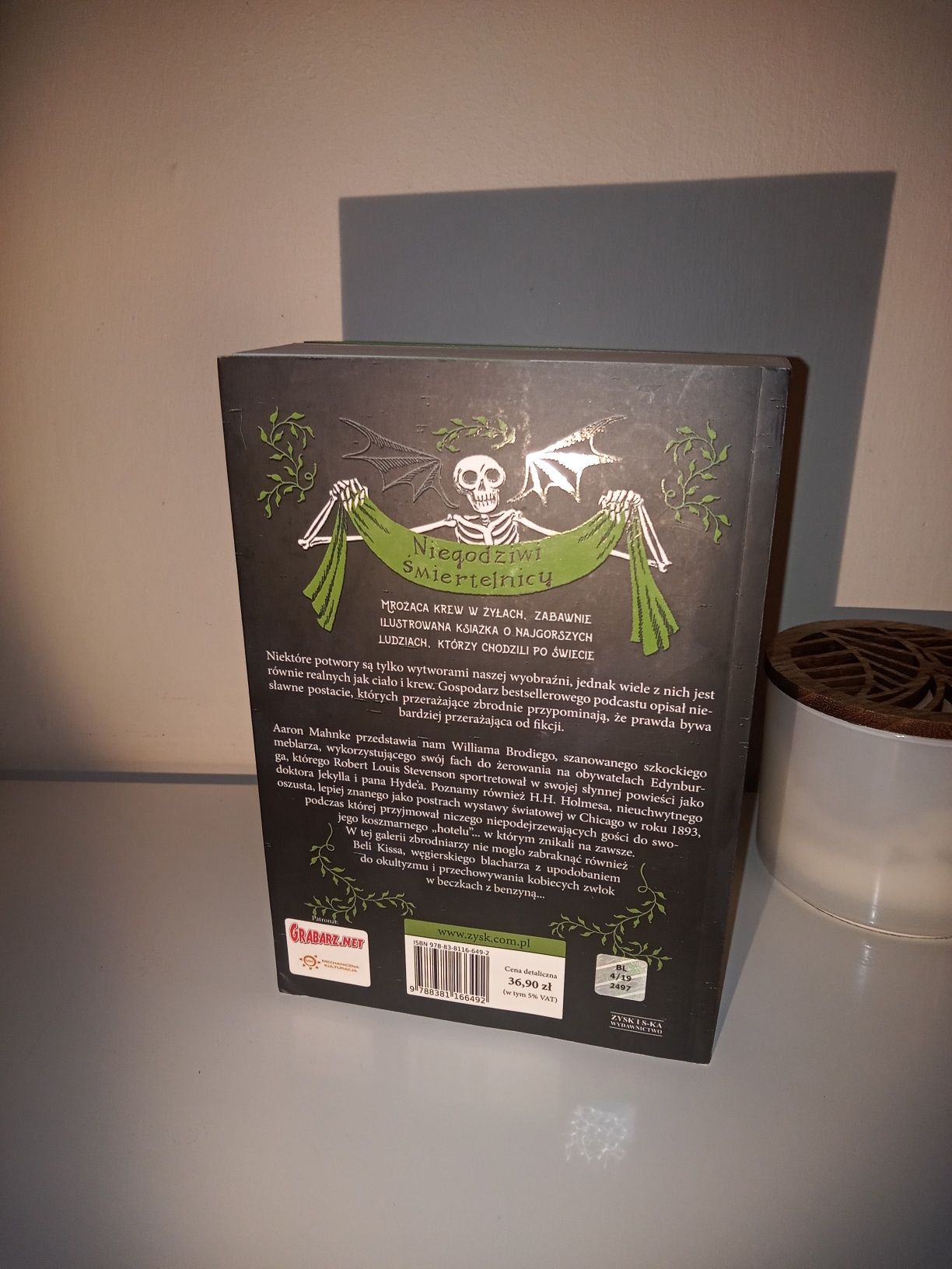 The world of LORE: Niegodziwi śmiertelnicy- Aaron Mahnke