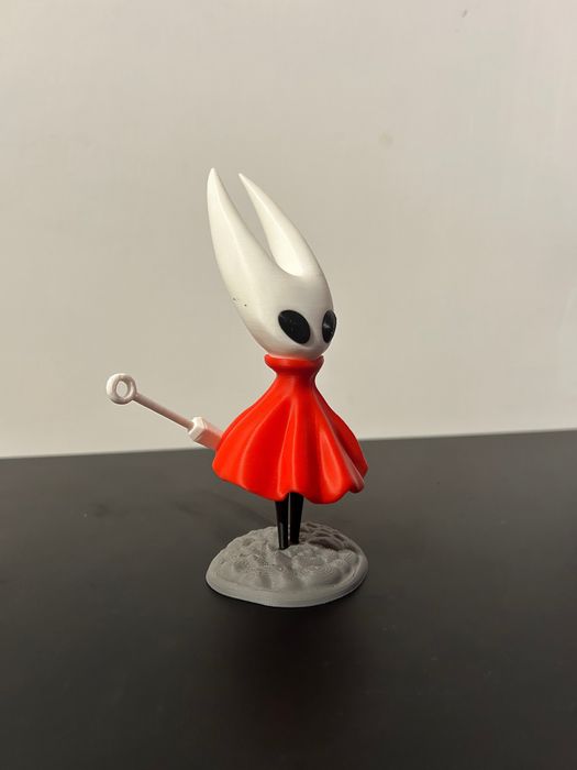 Калекційна іграшка персонажа Hornet з гри Hollow Knight
