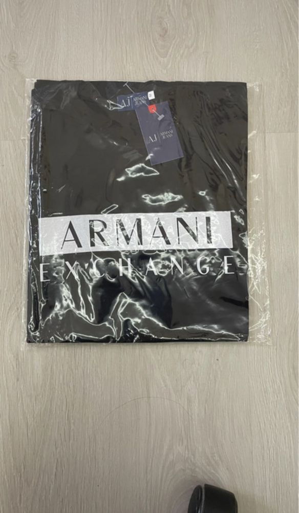 T-Shirt Armani Exchange Tamanho M