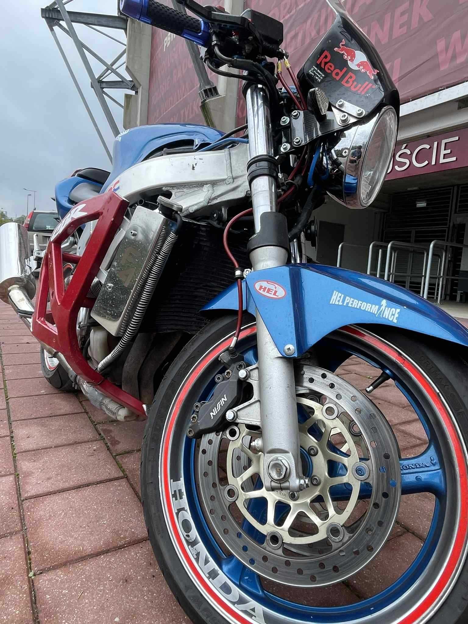 Honda CBR 600 F4 A2 1999R 35kw / Naked / Streetfigher