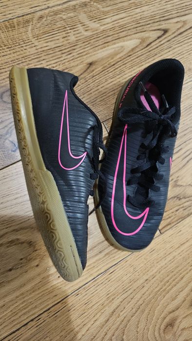 Buty halówki Nike rozmiar 36,5