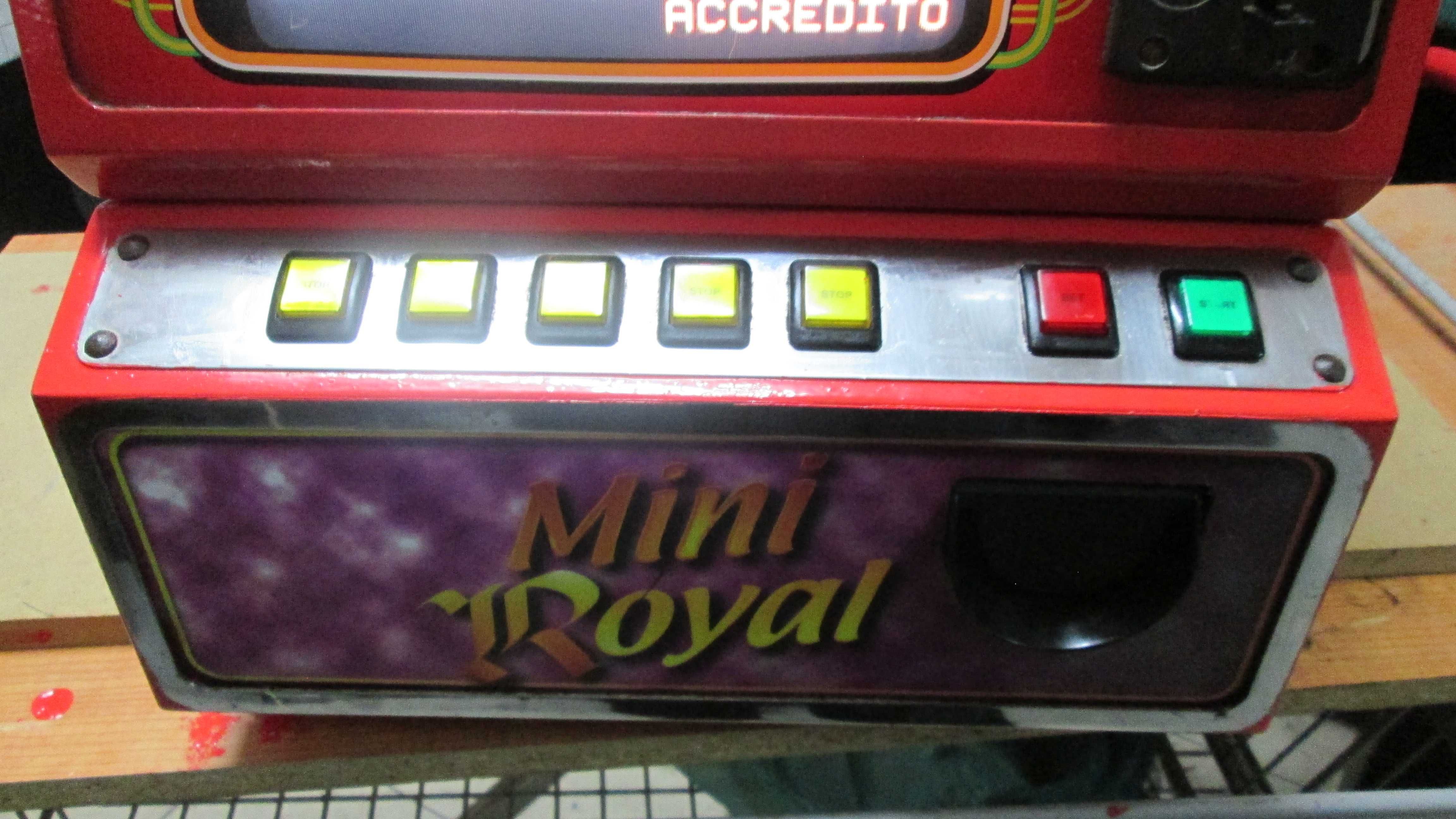 Máquina de entretenimento Mini Royal