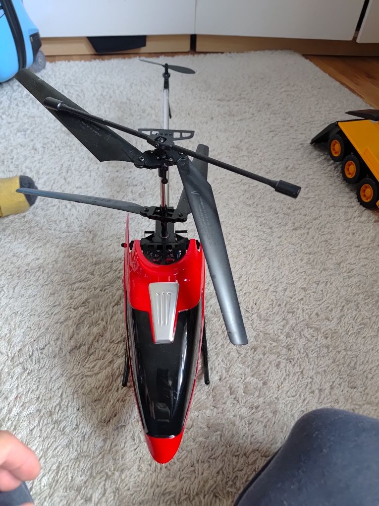 Latajacy helikopter Zdalnie sterowany Lata jak dron