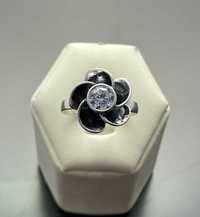Srebrny pierścionek kwiat Ag925 r20