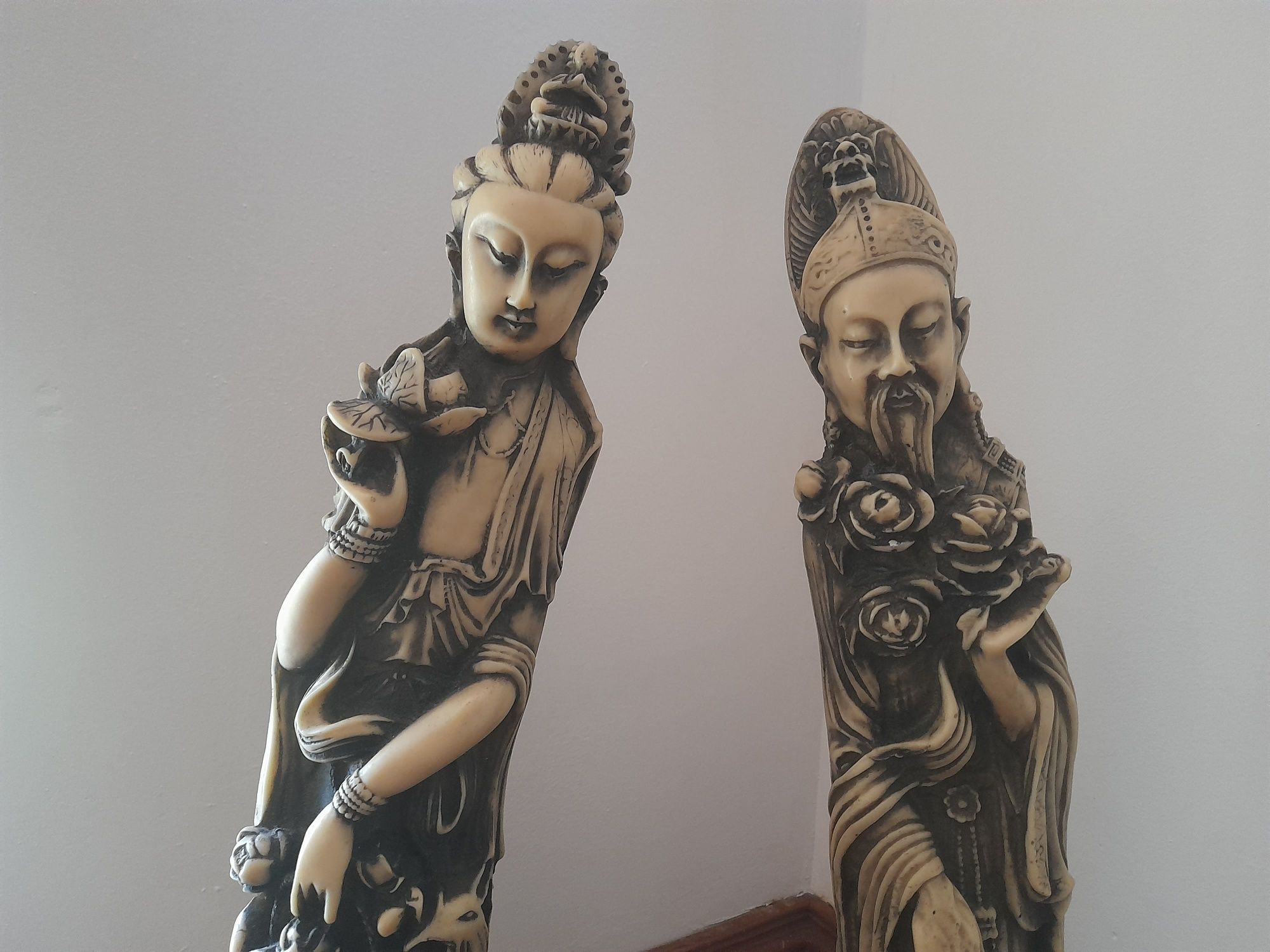 Estatuetas orientais (marfinite)