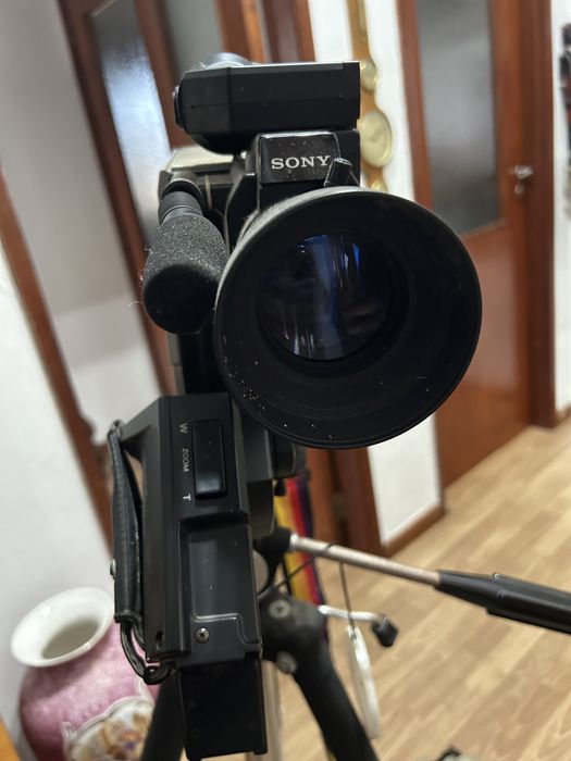 Camara de filmar Sony e tripe vintage