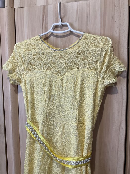 Платье нарядное. Очень нежное, круживное!