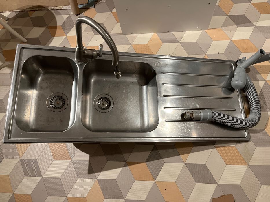 125x50 Dwukomorowy zlew kuchenny Boholmen z baterią i syfonem