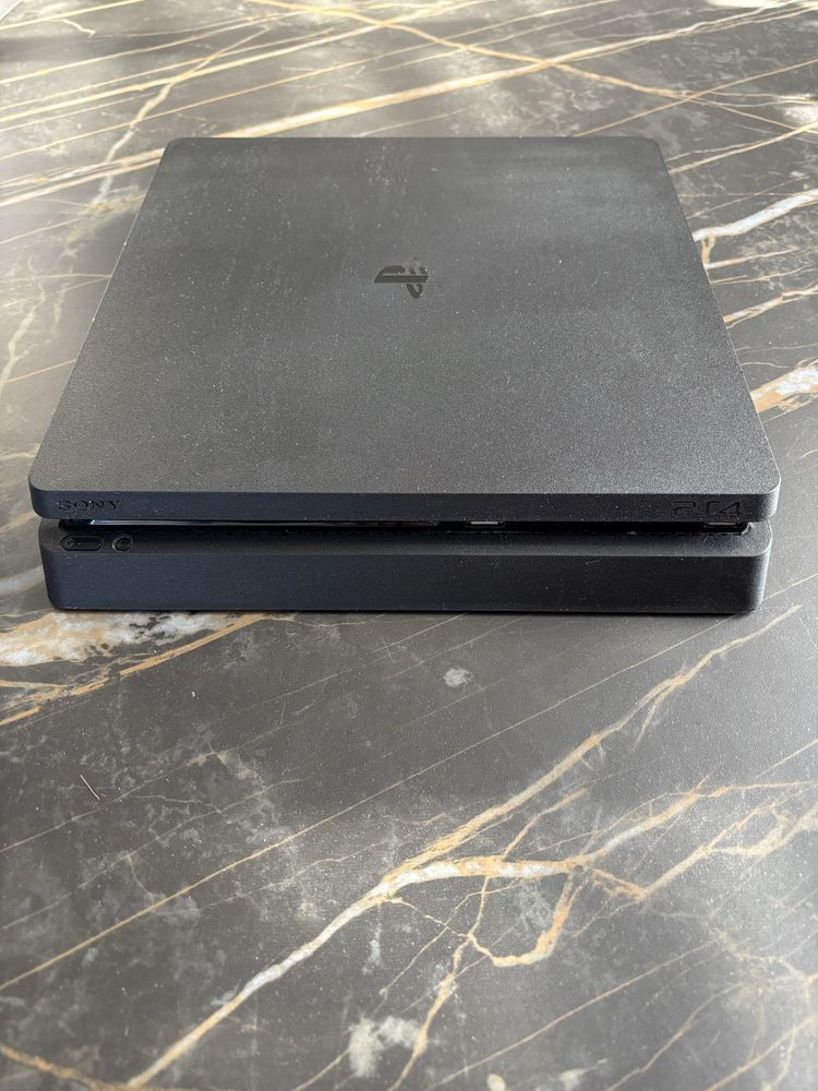 PlayStation 4 Slim