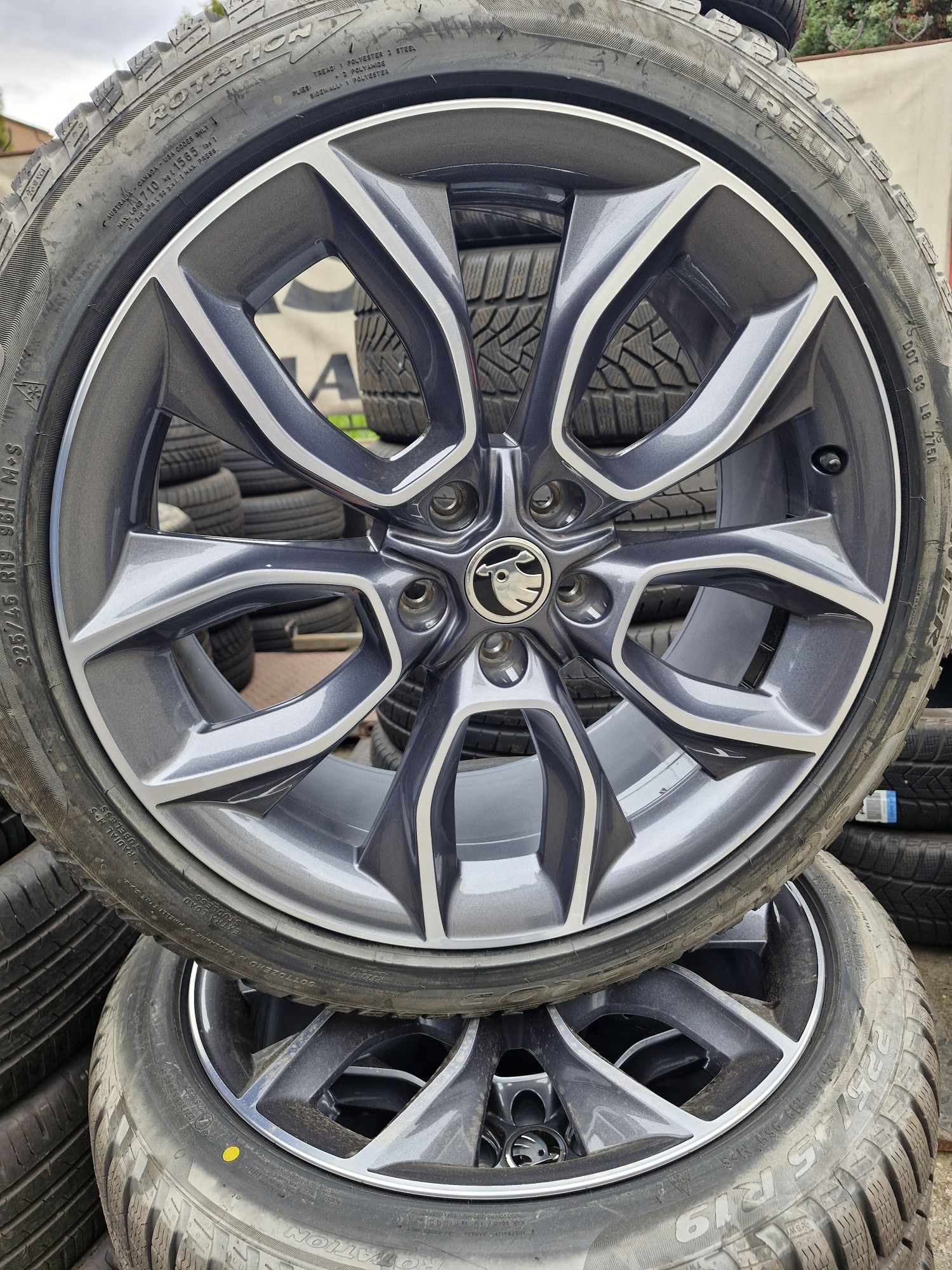 Alufelgi 5x112 19 Skoda Octavia RS Superb Kodiaq RS Karoq OE CRATER