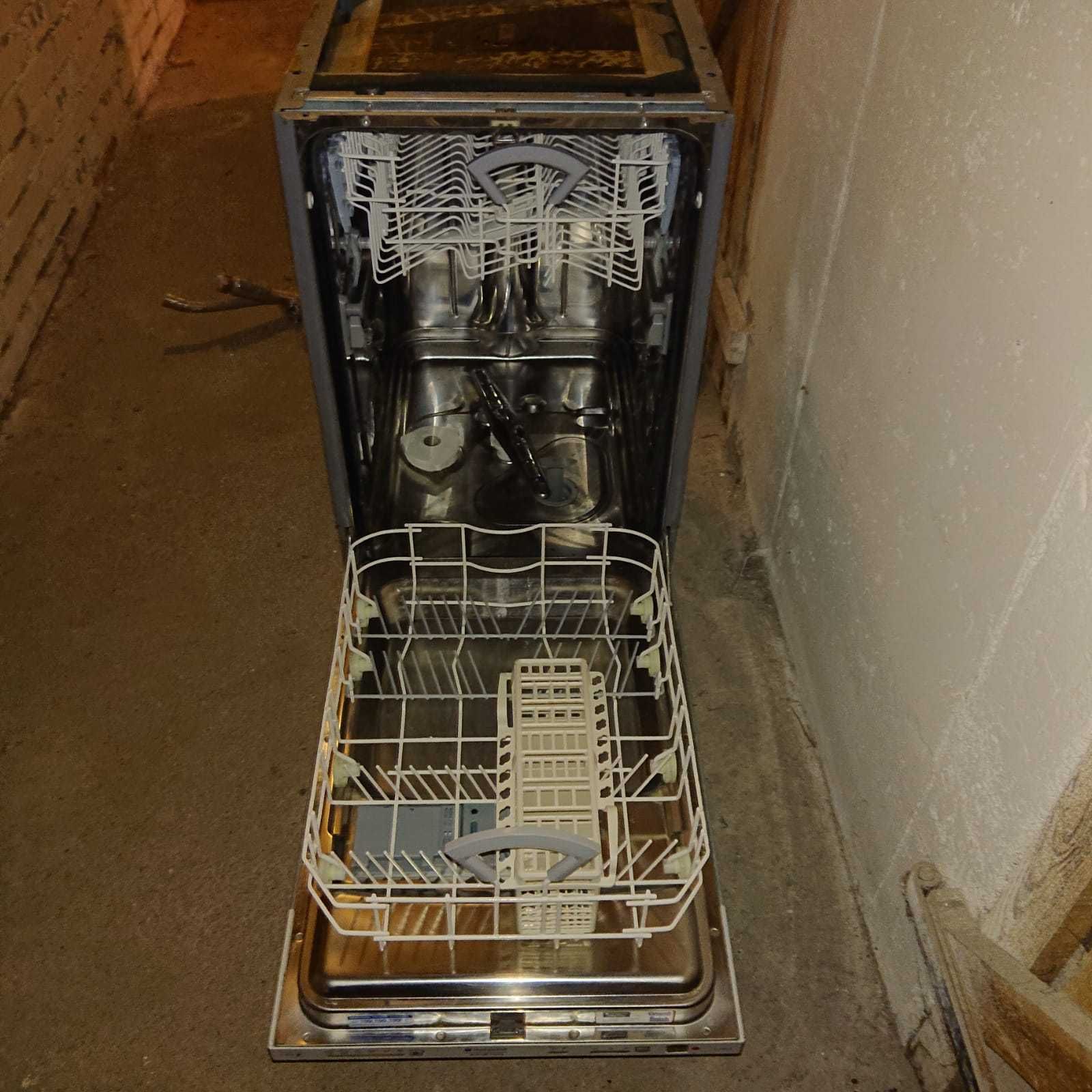 Zmywarka do naczyń Hotpoint Ariston LI 480 A