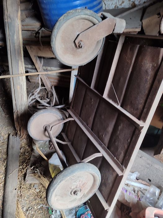 Тачка грузовая трёх колёсная вокзальная