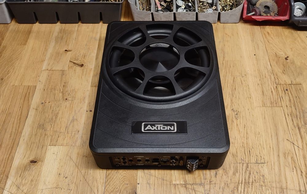 Subwoofer aktywny pod siedzenie Axton ATB25P 200w rms płaski 10" 25cm
