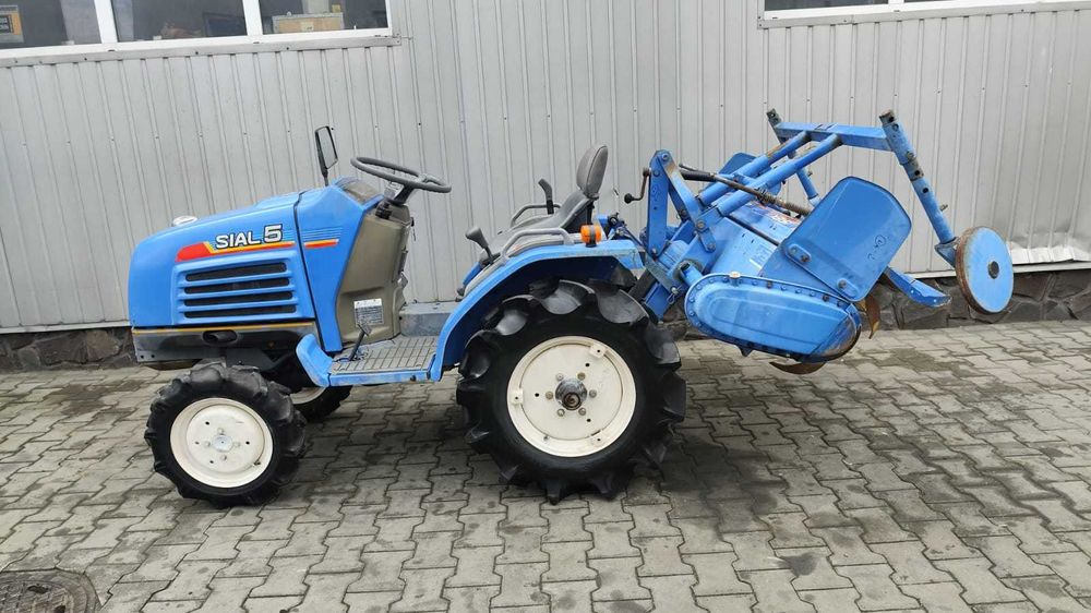 Japoński traktorek ISEKI SIAL 5 z glebogryzarką 4x4 15 KM