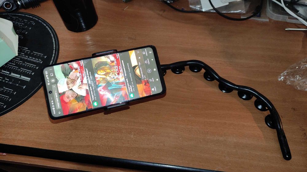 Крепление для смартфона "гусеница"