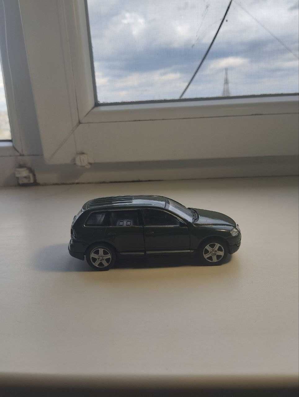 Металева машинка Volkswagen Touareg