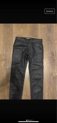 Stradivarius czarne rurki spodnie jeansy woskowane  36 S HIT