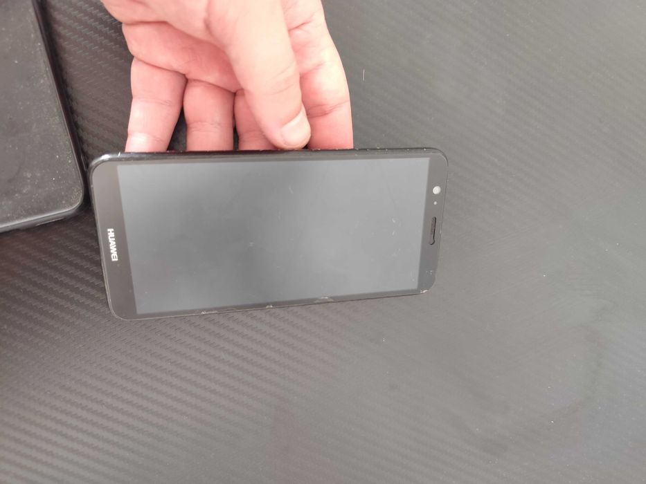 Продам телефон Huawei fig-lx1 P smart