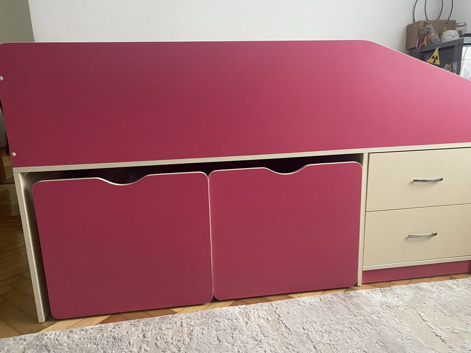 Ліжко для дівчинки