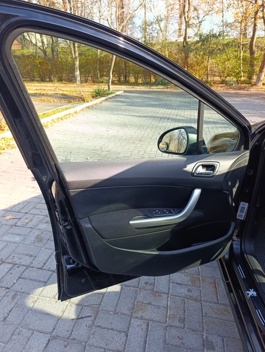 Peugeot 308 (2008) 1,6 бензин атмосфера