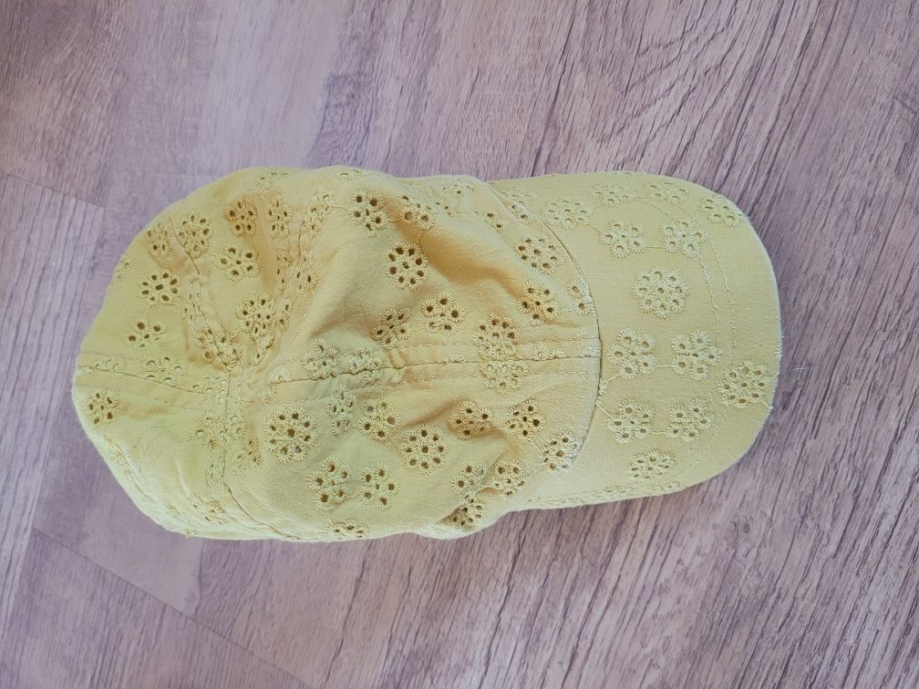 Czapka z daszkiem firmy  NEXT 1-2lata dla dziewczynki