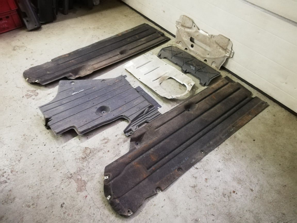 Plastik osłona podwozia podłogi progu Ford Focus mk4 IV kombi
