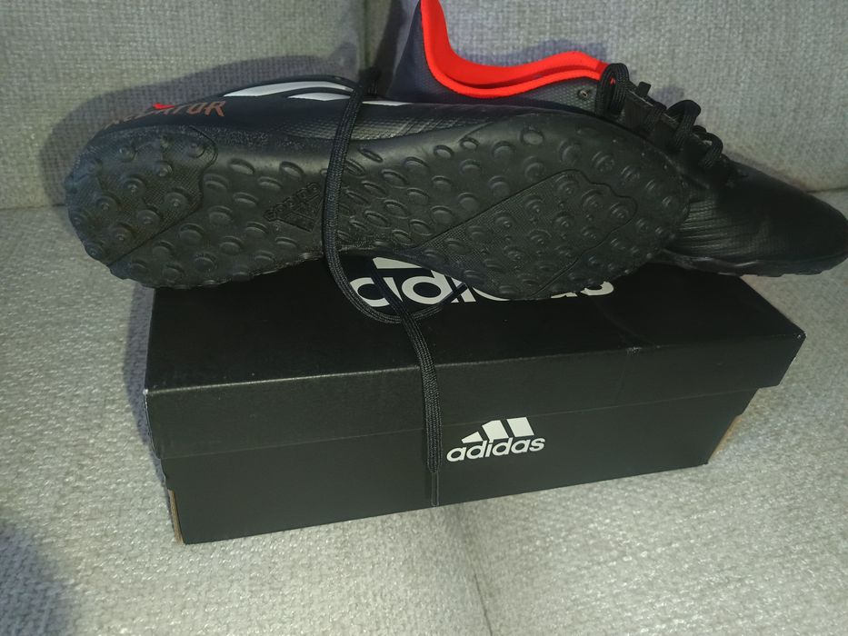 Tênis Adidas Predator Tango (para piso sintético)