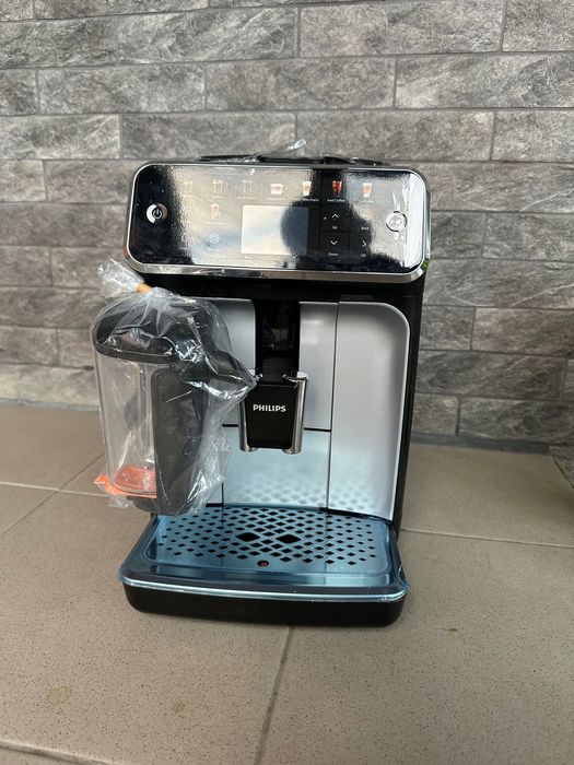Кавомашина Philips Latte Go EP5500 кавоварка нова вітринний зразок