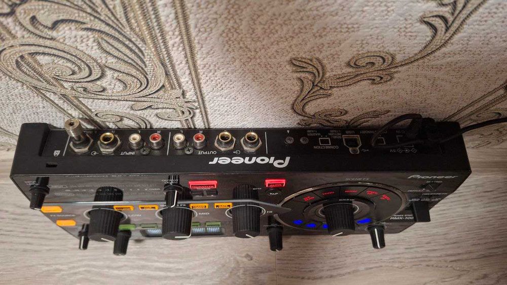 Pioneer RMX-1000 , Ефектор