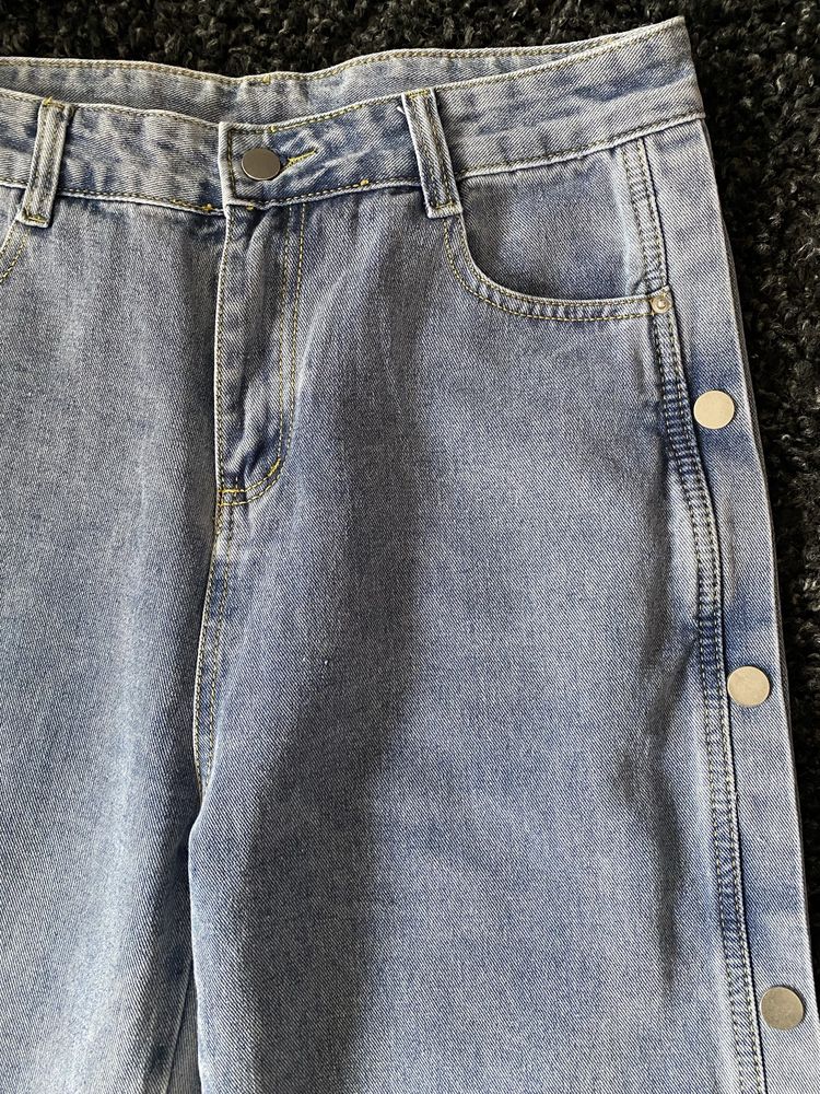 Szerokie jeansy z metalowymi guzikami S/M wysoki stan