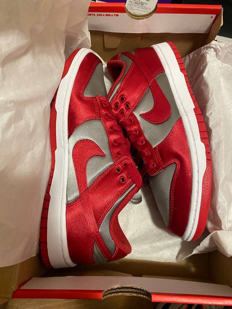 nike dunk low ess snkr jordan