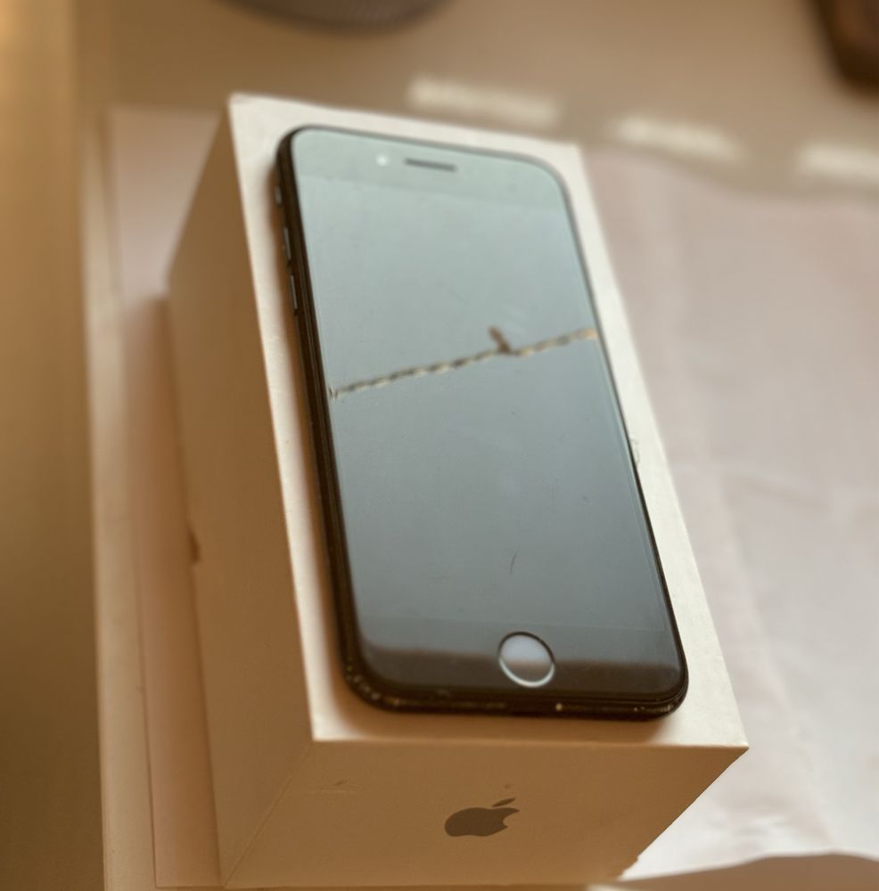 Iphone SE 2020, 128GB, zadbany