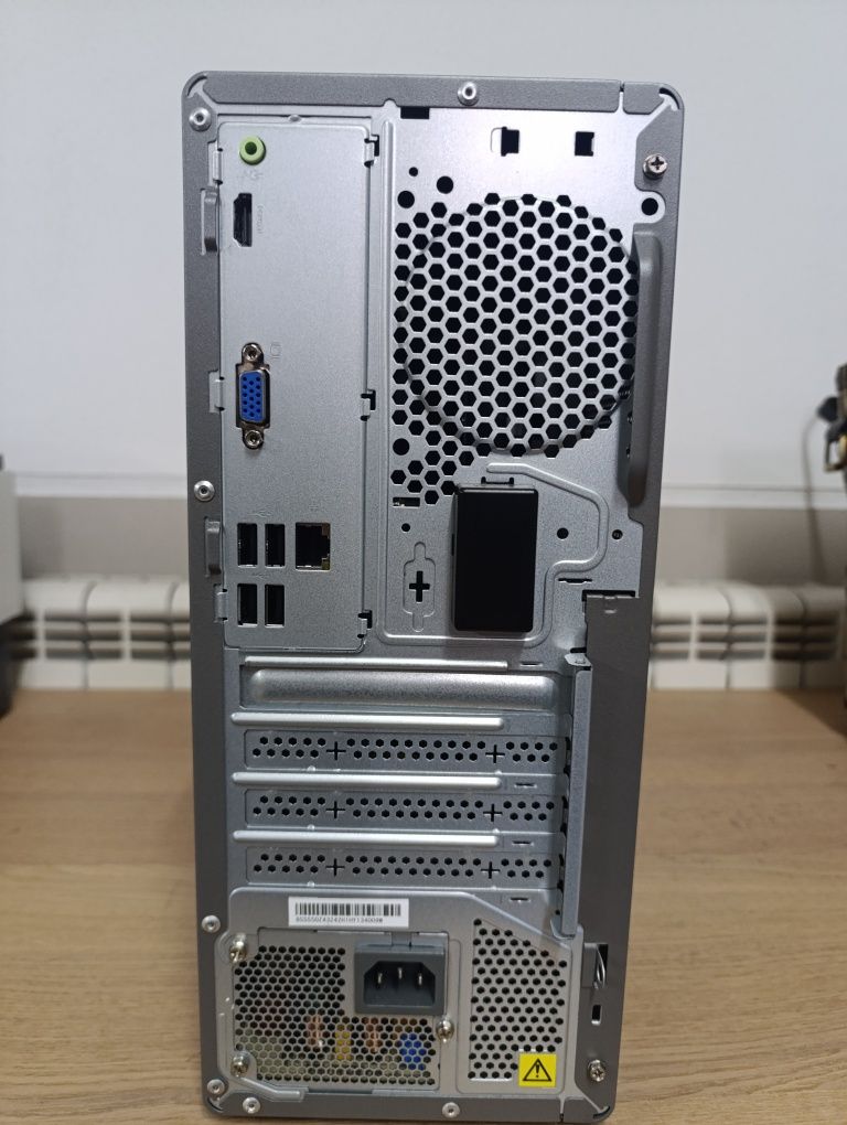 Desktop Lenovo 90q3004rpg como NOVO