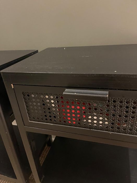 2 Mesas de cabeceira