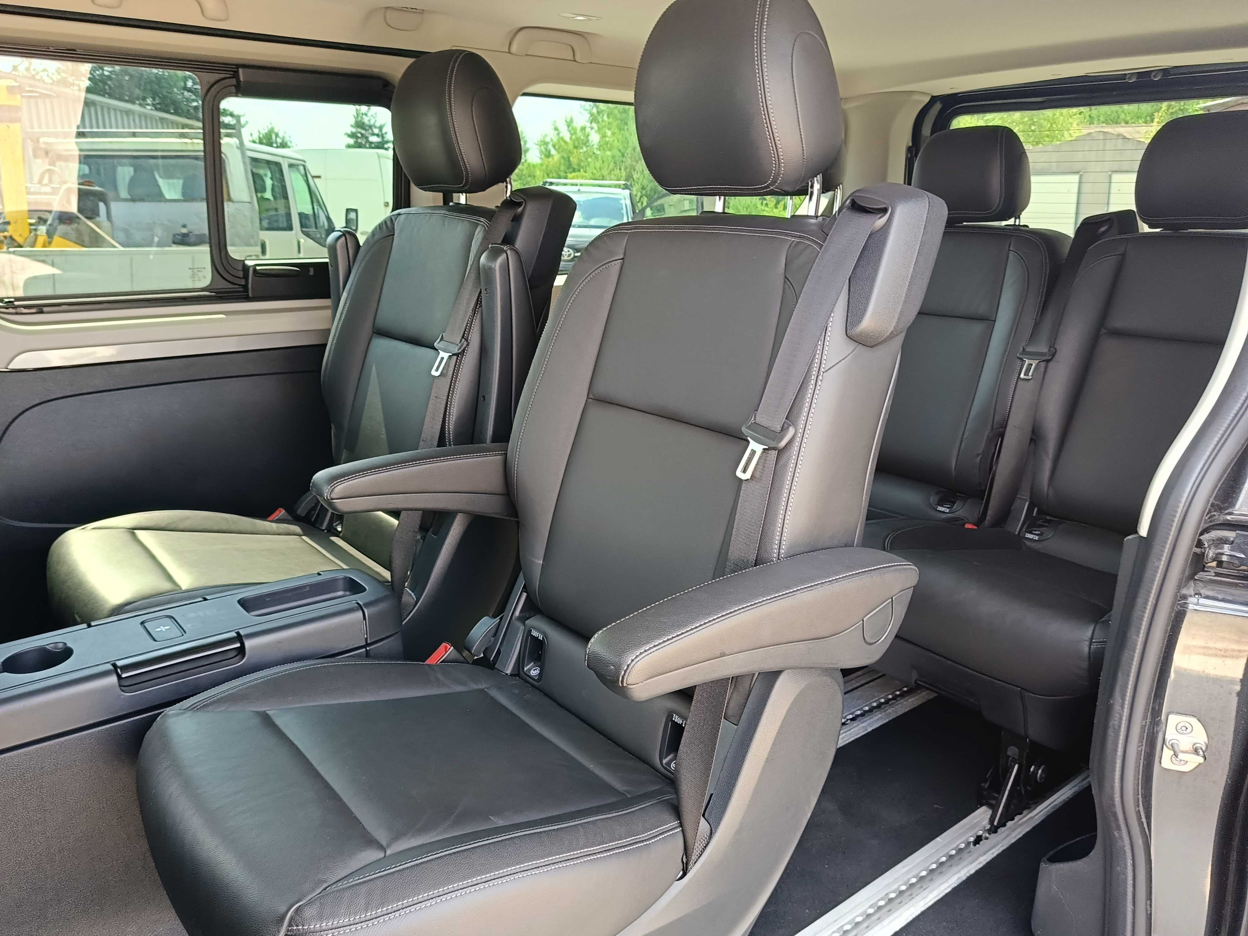 Wynajem BUSA 7-9 osób RENAULT Trafic SpaceClass VIP