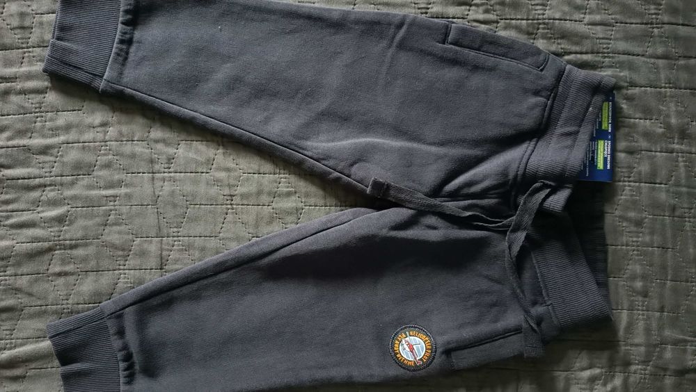 Spodnie dresowe chłopięce rozmiar 86 nowe