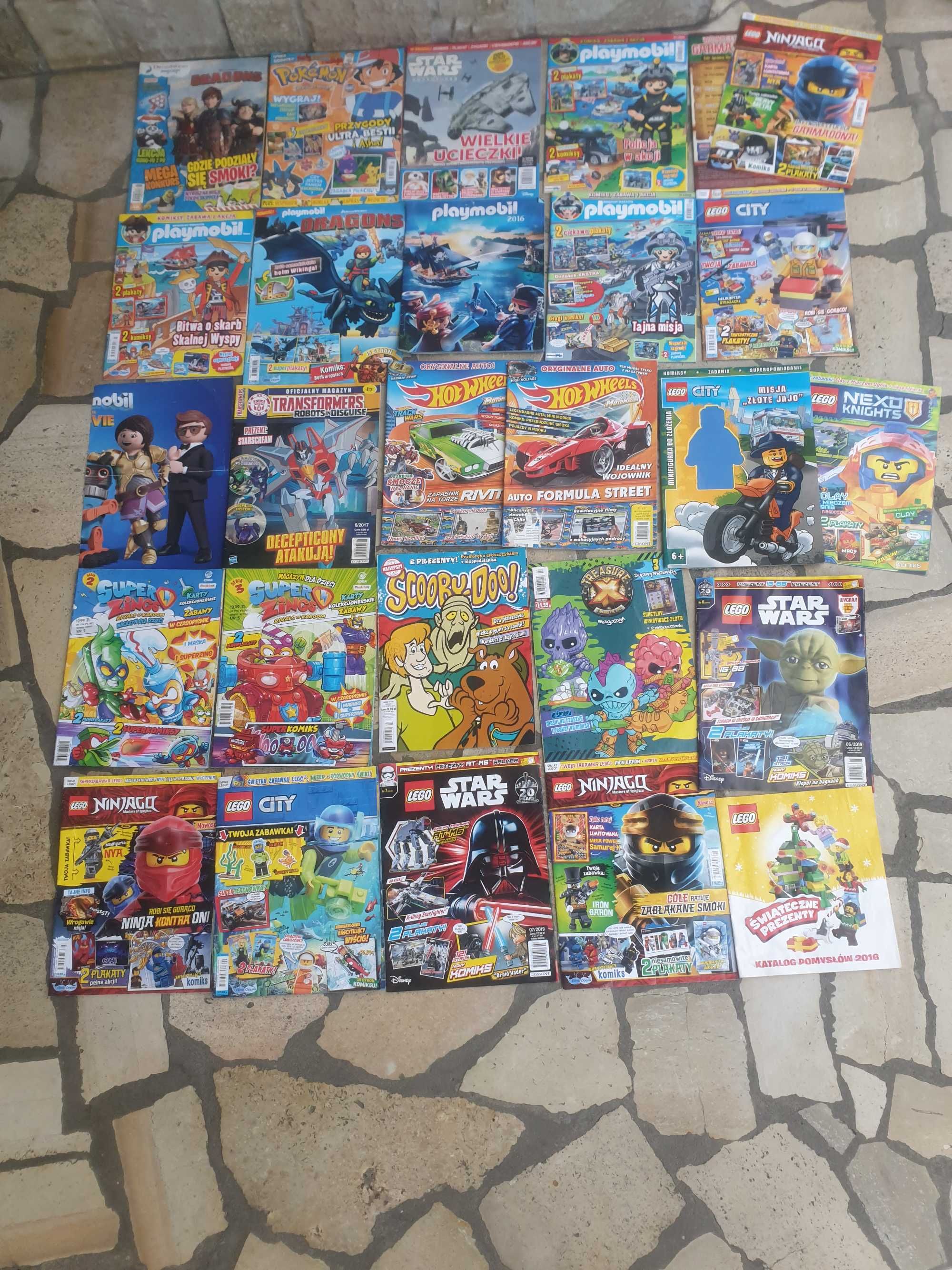 25 gazetek Lego, Playmobil, Super Zings + Plakat