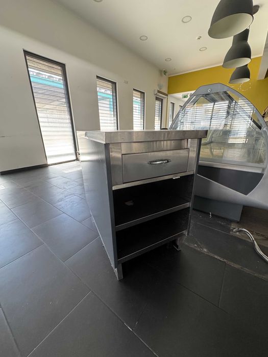 Bancada de Trabalho em Inox com Gaveta e Prateleiras - 55x95x65 cm