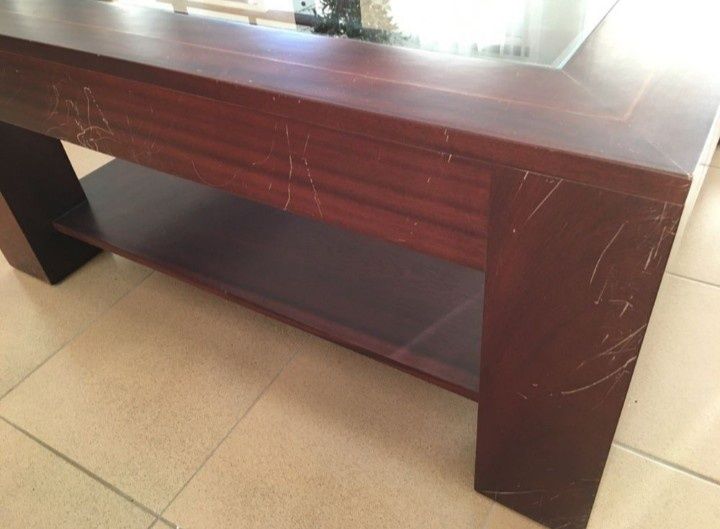 Mesa de centro com vidro (madeira natural)