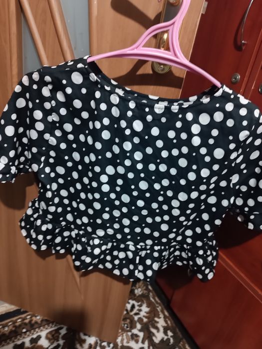 Красива укорочена блуза